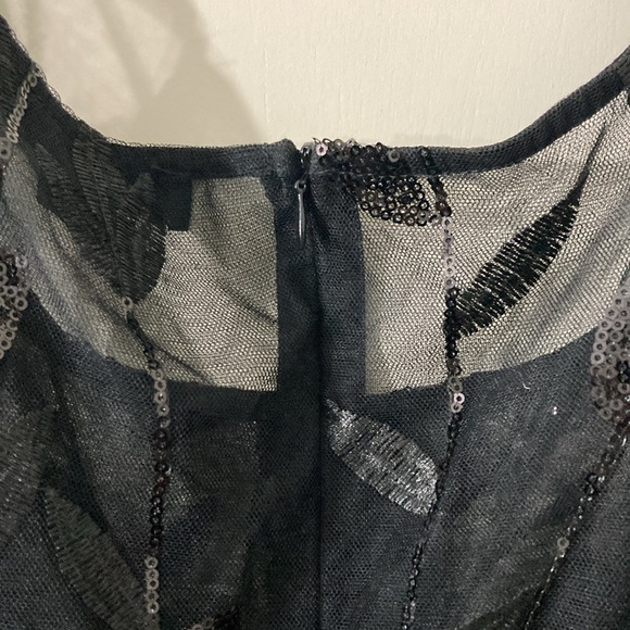 Formal dress with sequins - Picture 7 of 8